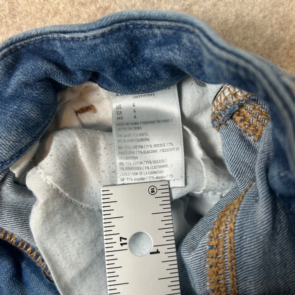 American Eagle Denim Shorts Womens 4 Blue Good Distressed Next Level Stretch - Picture 5 of 7